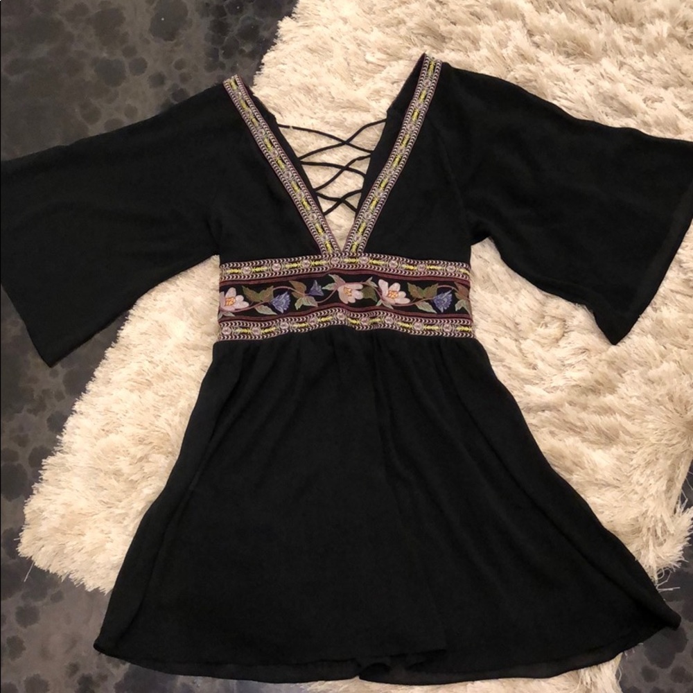 Embroidered black dress 🖤